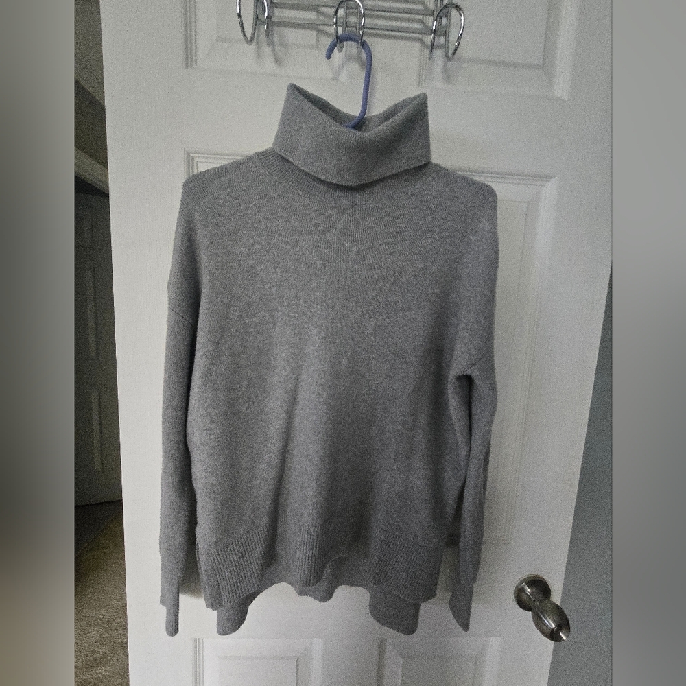 Banana Republic Gray Turtleneck Sweater
